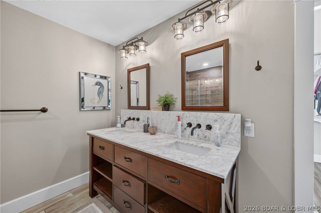 2437 Mohawk Lane, Osage Beach, MO 65065