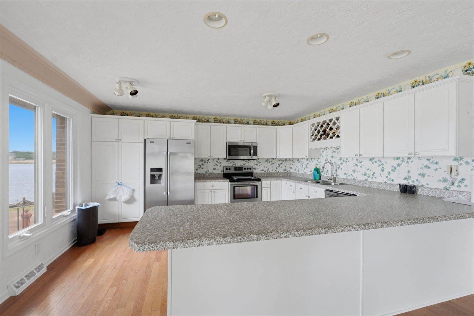 1501 State Avenue, Hampton, IL 61256