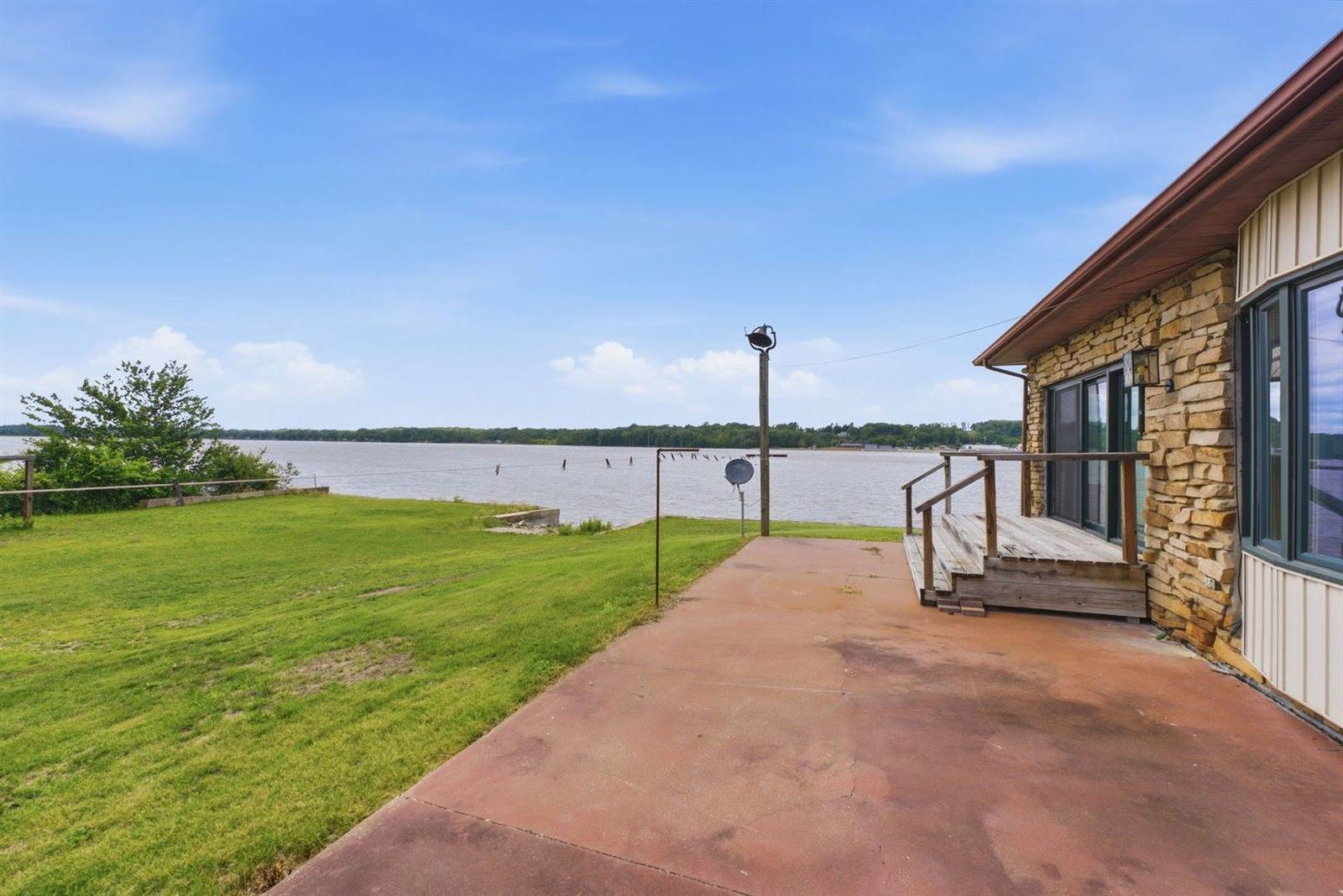 1501 State Avenue, Hampton, IL 61256