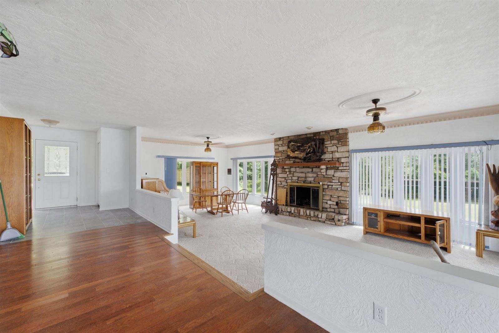 1501 State Avenue, Hampton, IL 61256