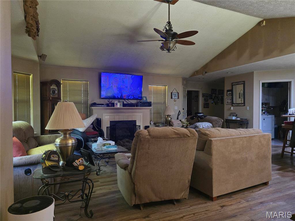 21620 State Route J, Newburg, MO 65550