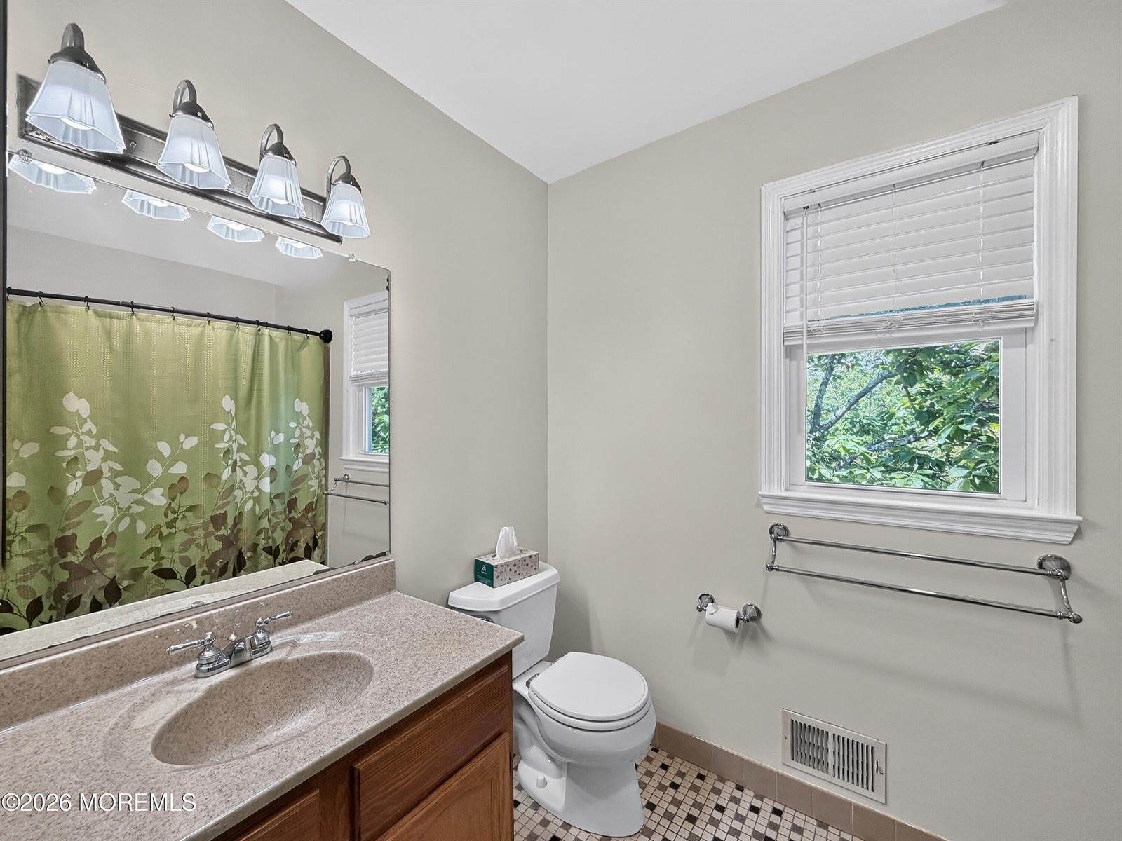 25 Rimwood Lane, Howell, NJ 07731