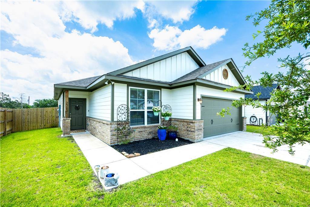 2390 Lightfoot Lane, Bryan, TX 77803
