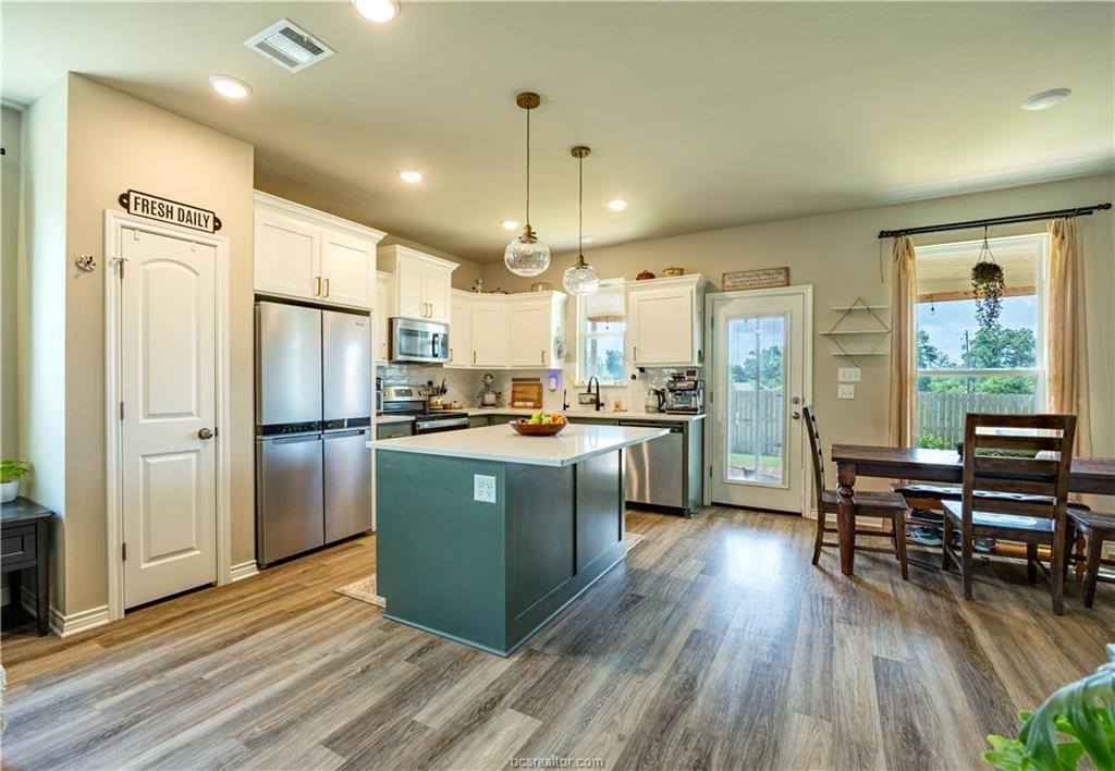 2390 Lightfoot Lane, Bryan, TX 77803