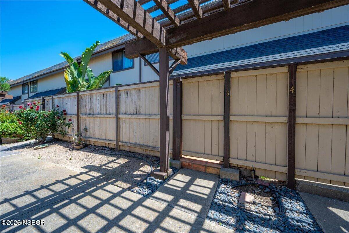 1960 Mcclelland, Santa Maria, CA 93454