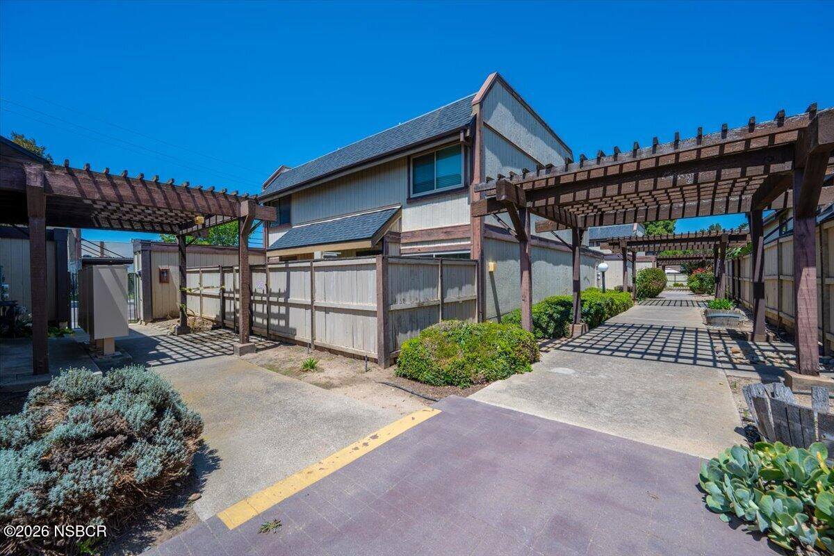 1960 Mcclelland, Santa Maria, CA 93454