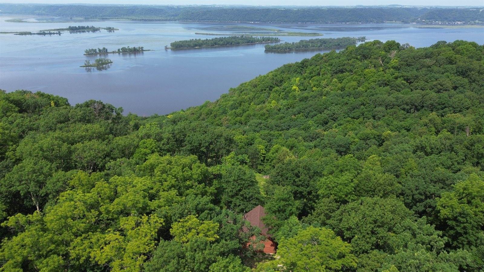 20643 Deer Island View Rd, Seneca, WI 54626