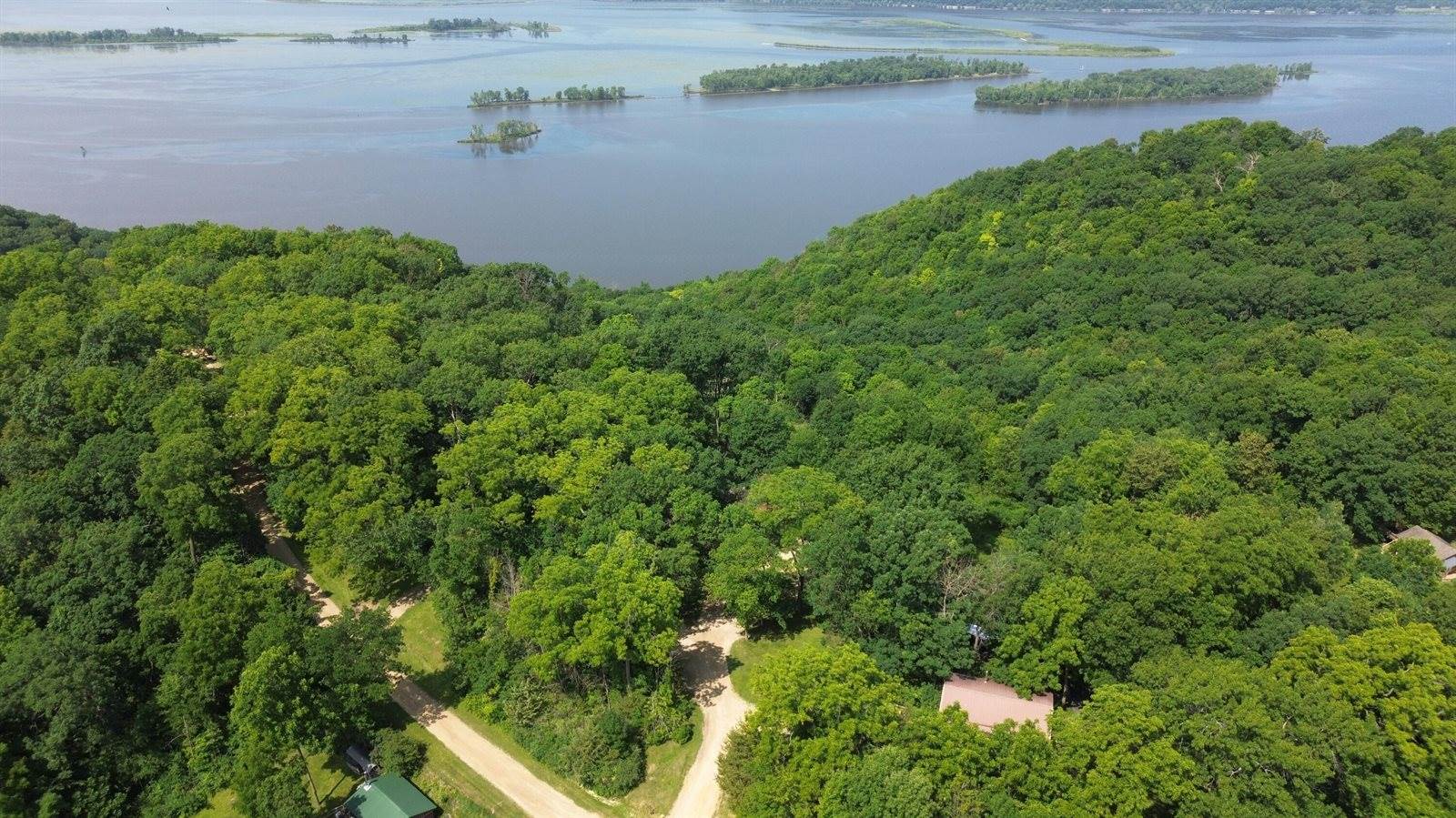 20643 Deer Island View Rd, Seneca, WI 54626