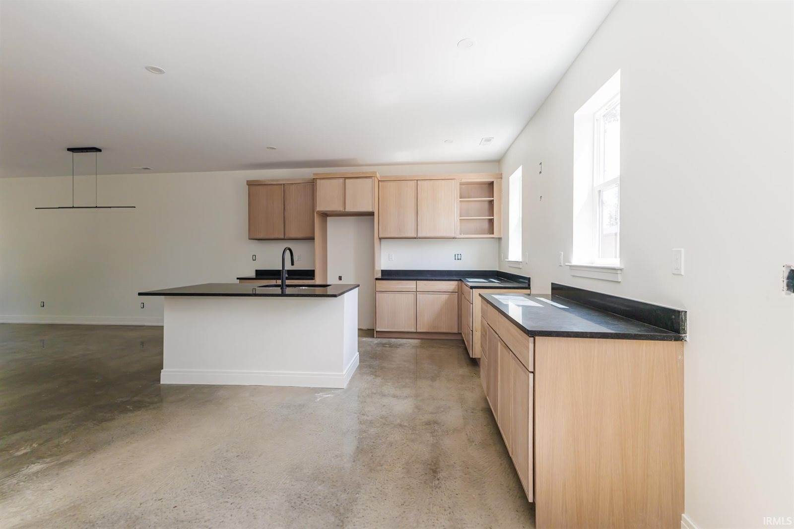 712 N Walnut Street, Muncie, IN 47305