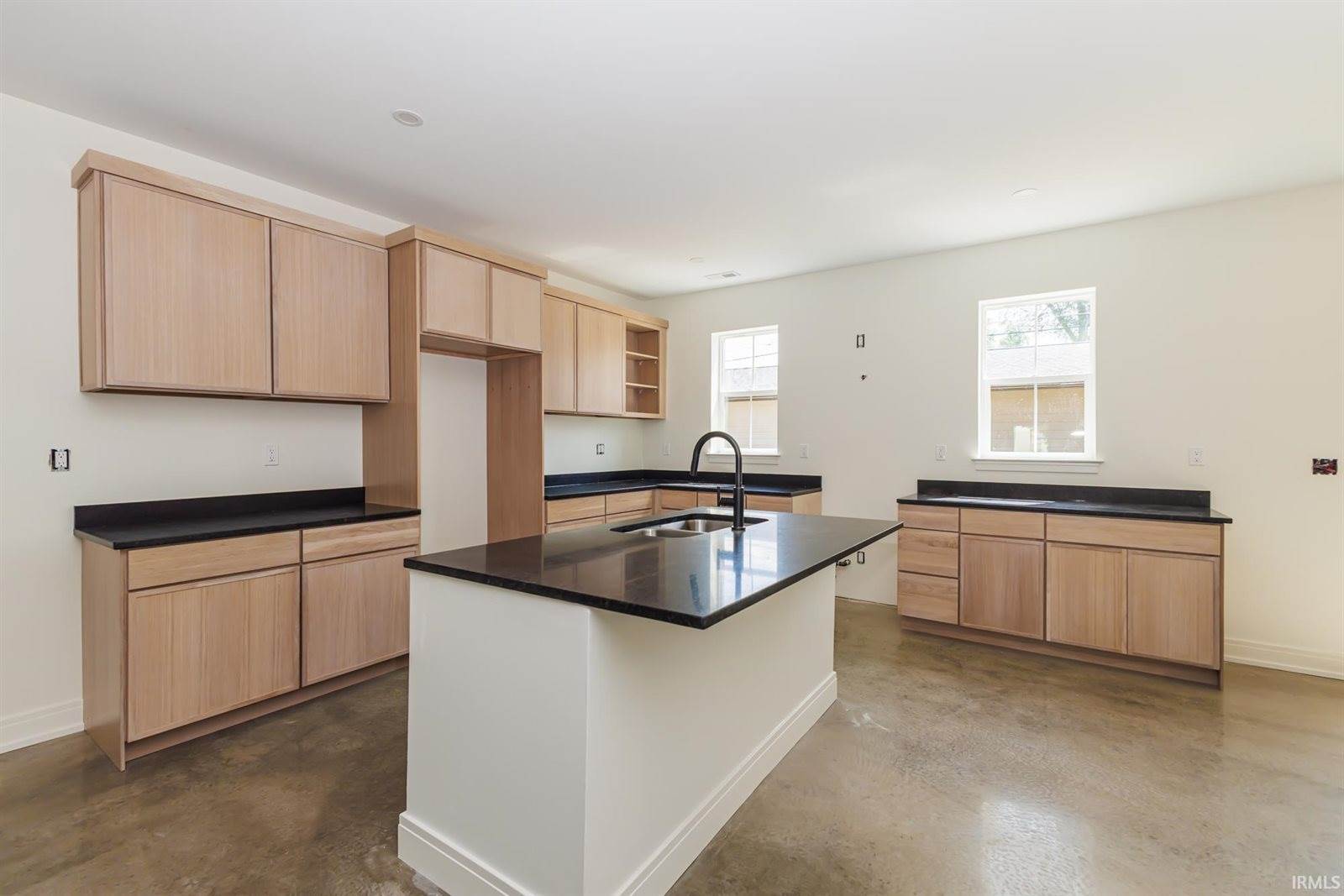 712 N Walnut Street, Muncie, IN 47305