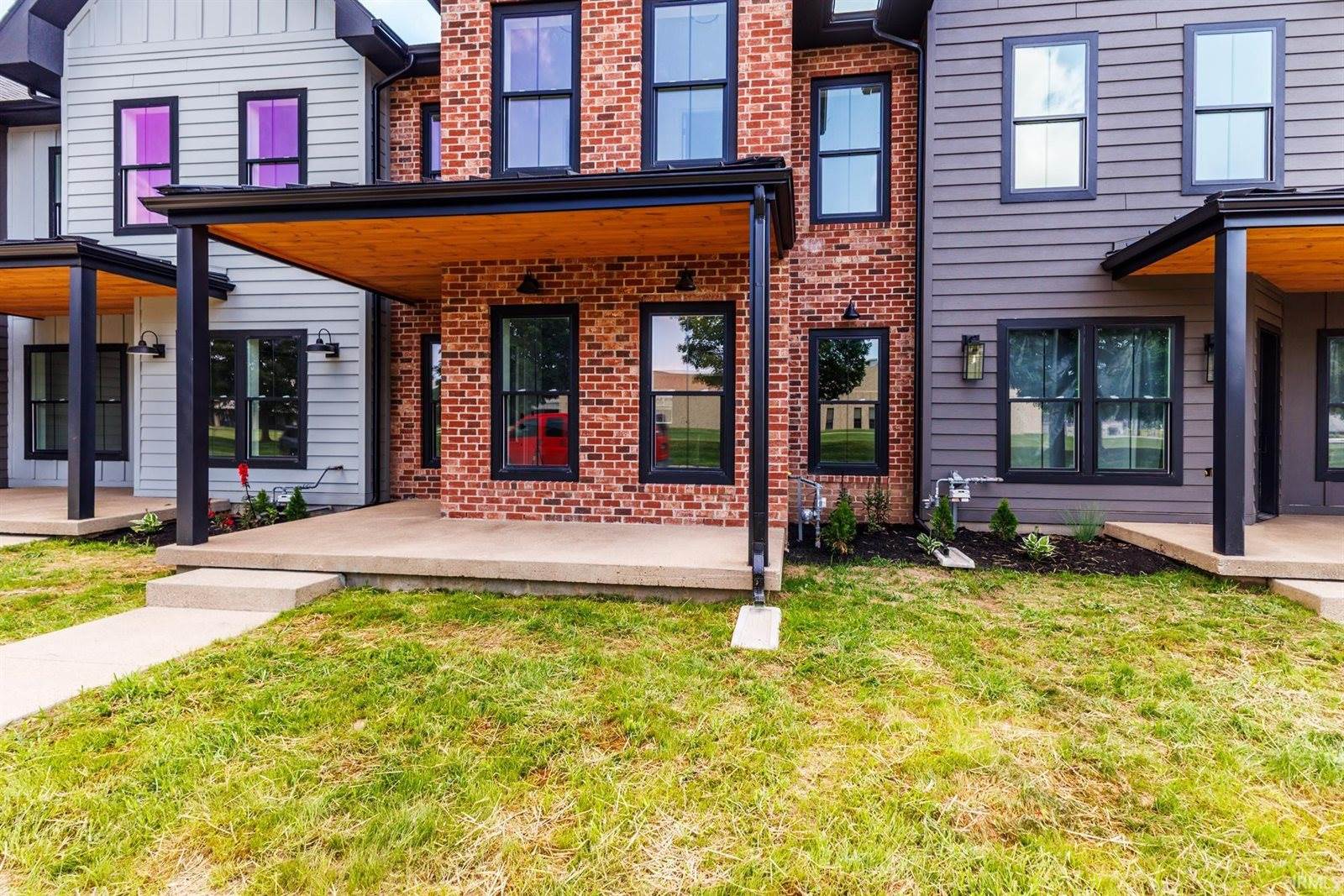 712 N Walnut Street, Muncie, IN 47305
