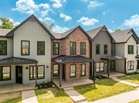 712 N Walnut Street, Muncie, IN 47305