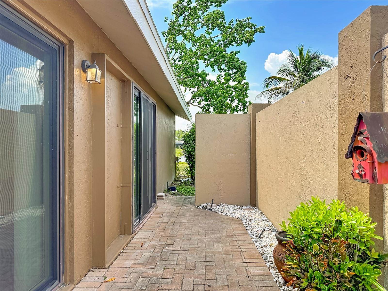 3234 Meadow Run Drive, Venice, FL 34293