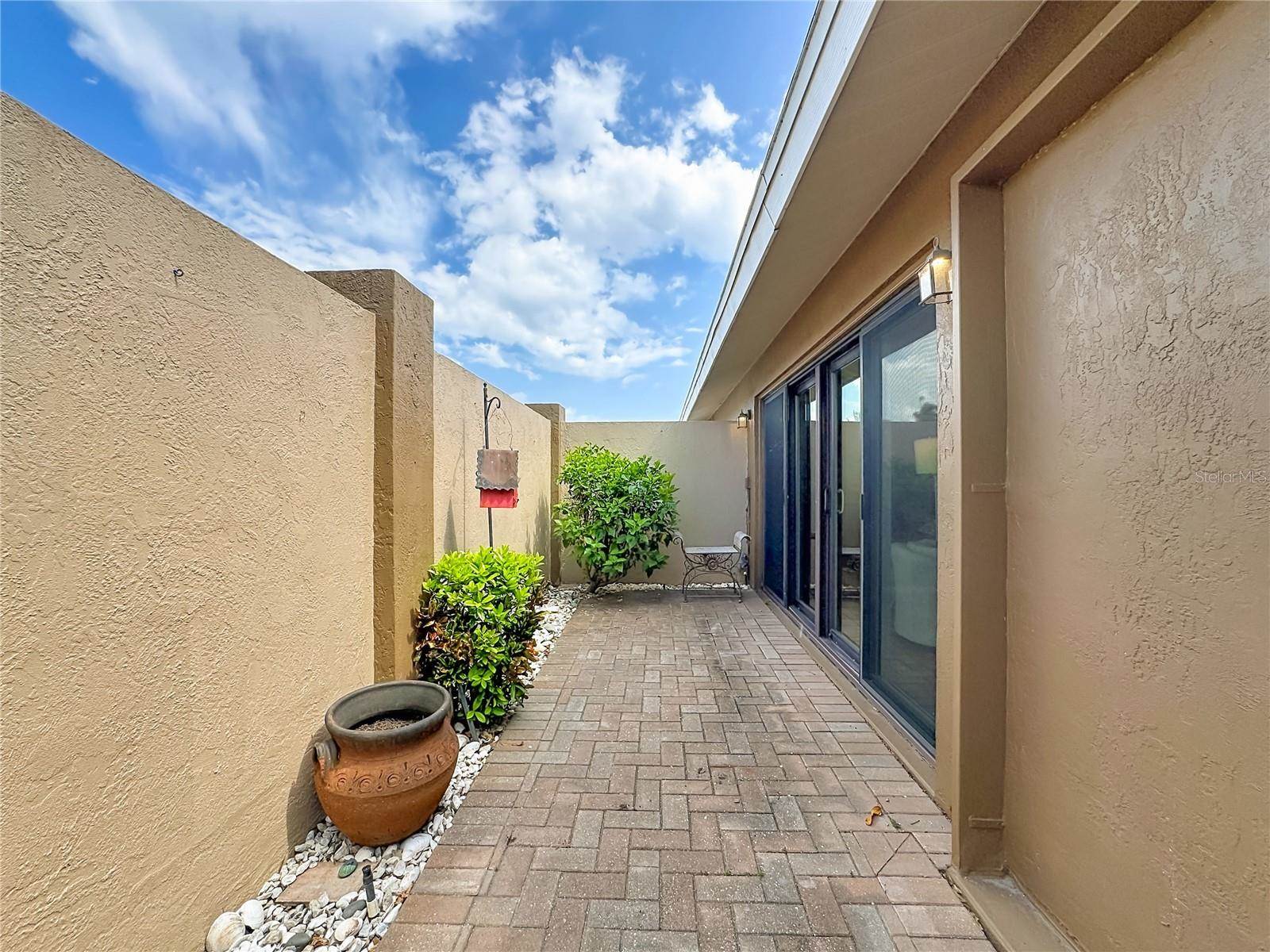 3234 Meadow Run Drive, Venice, FL 34293