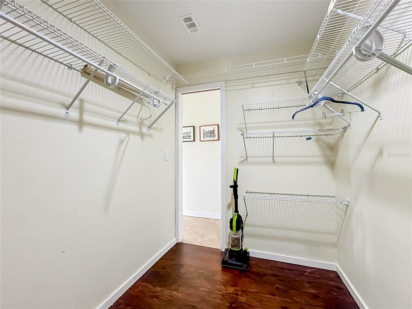 3234 Meadow Run Drive, Venice, FL 34293