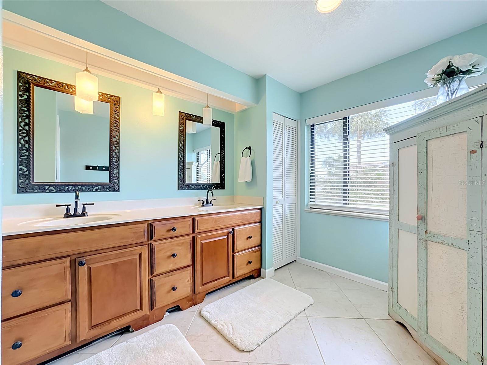 3234 Meadow Run Drive, Venice, FL 34293