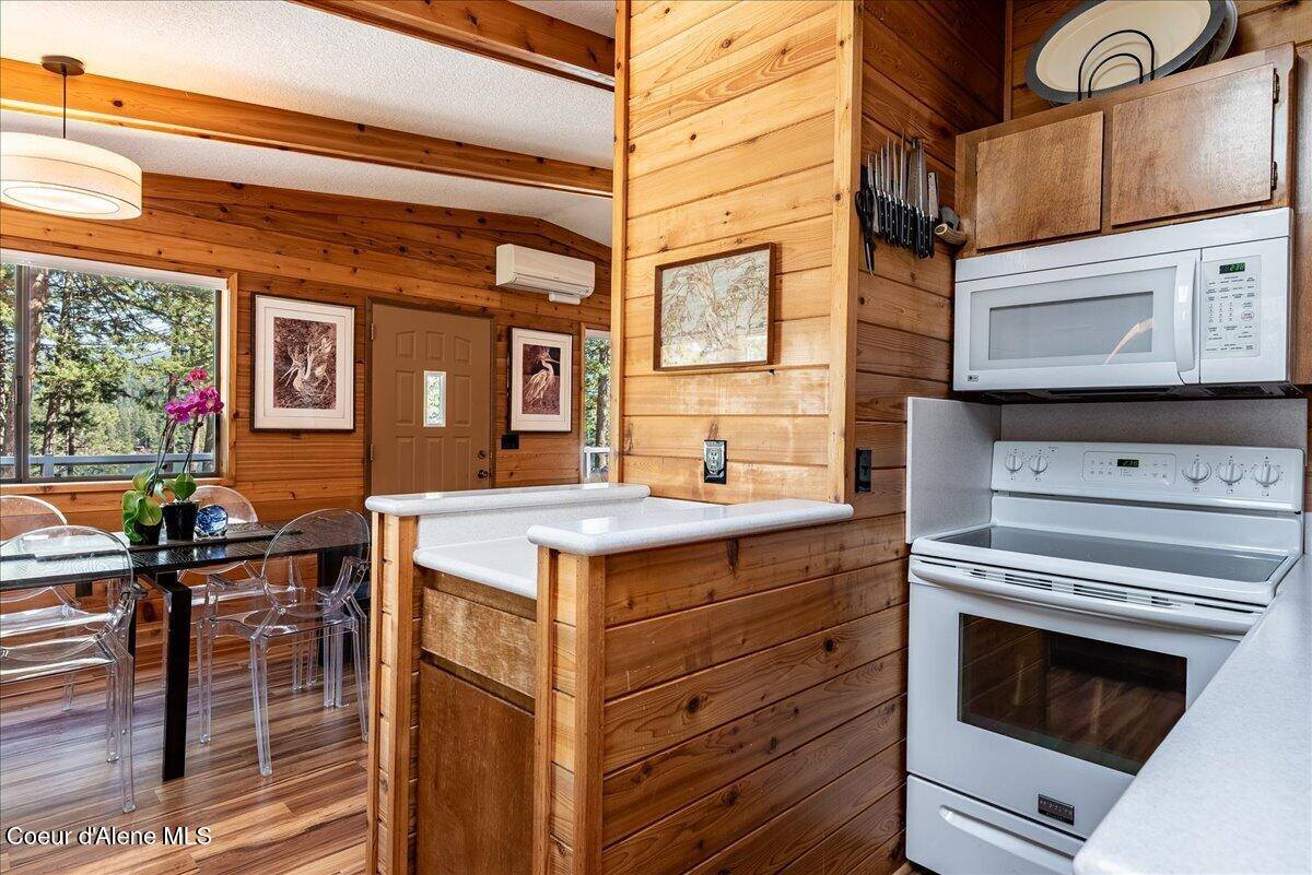 15039 North Shenandoah Dr, Hayden, ID 83835