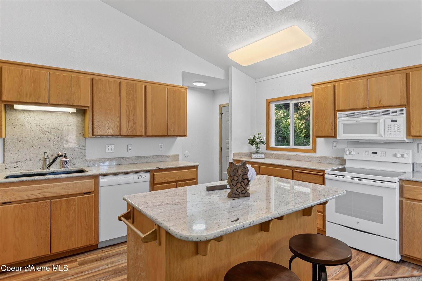 14979 North Shenandoah Dr, Hayden, ID 83835