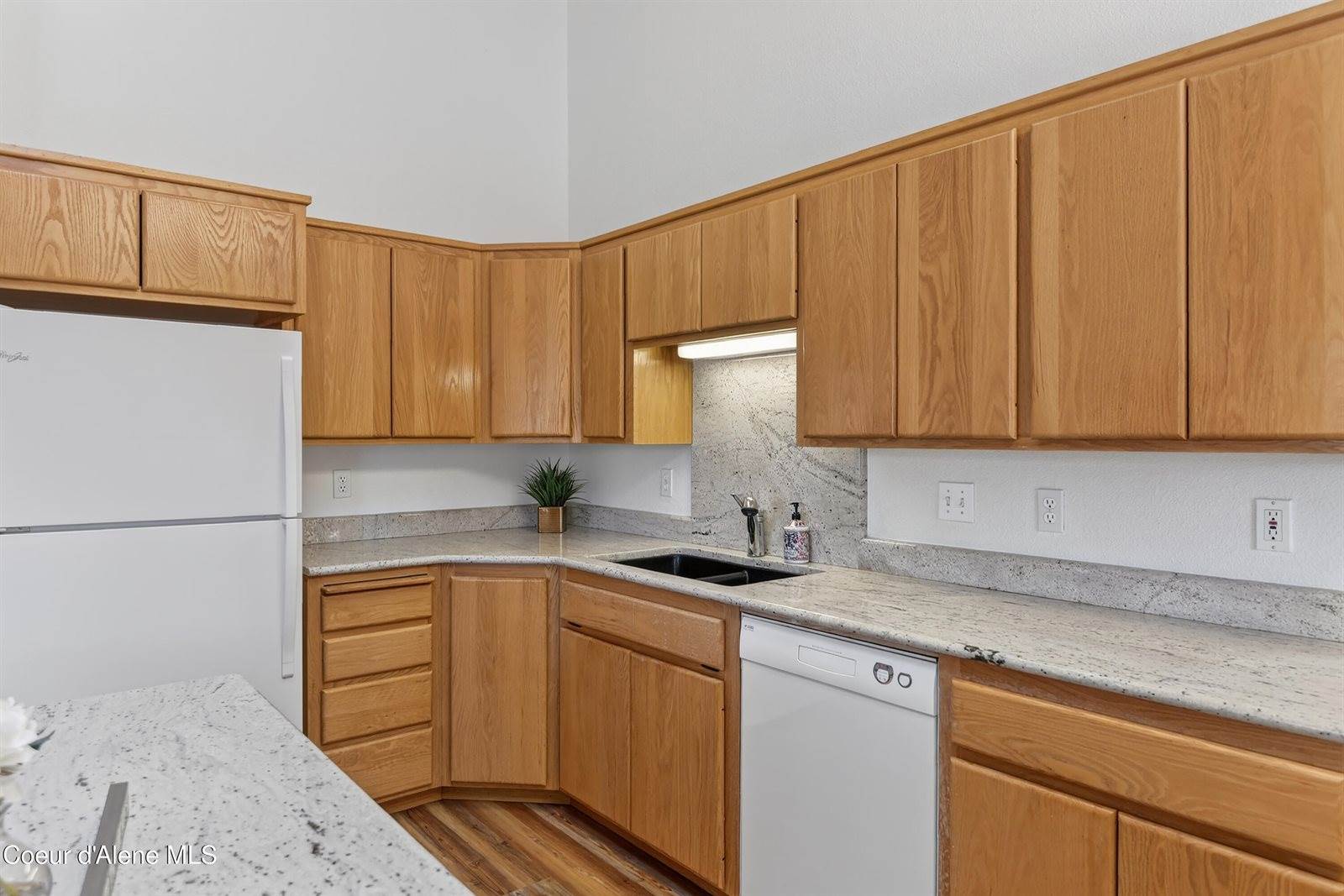 14979 North Shenandoah Dr, Hayden, ID 83835
