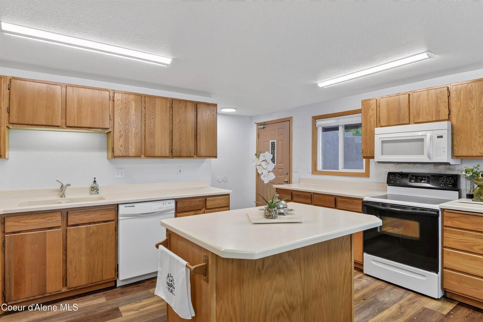 14979 North Shenandoah Dr, Hayden, ID 83835