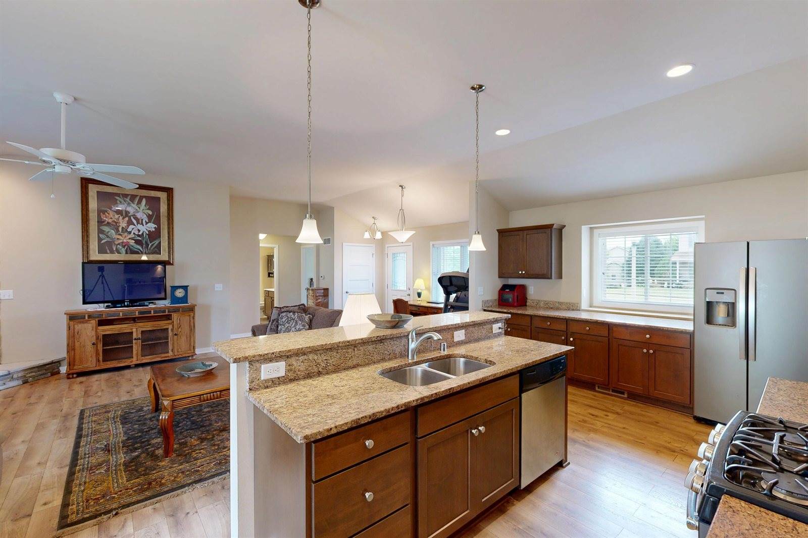 113 Michelle Dr, Johnson Creek, WI 53038