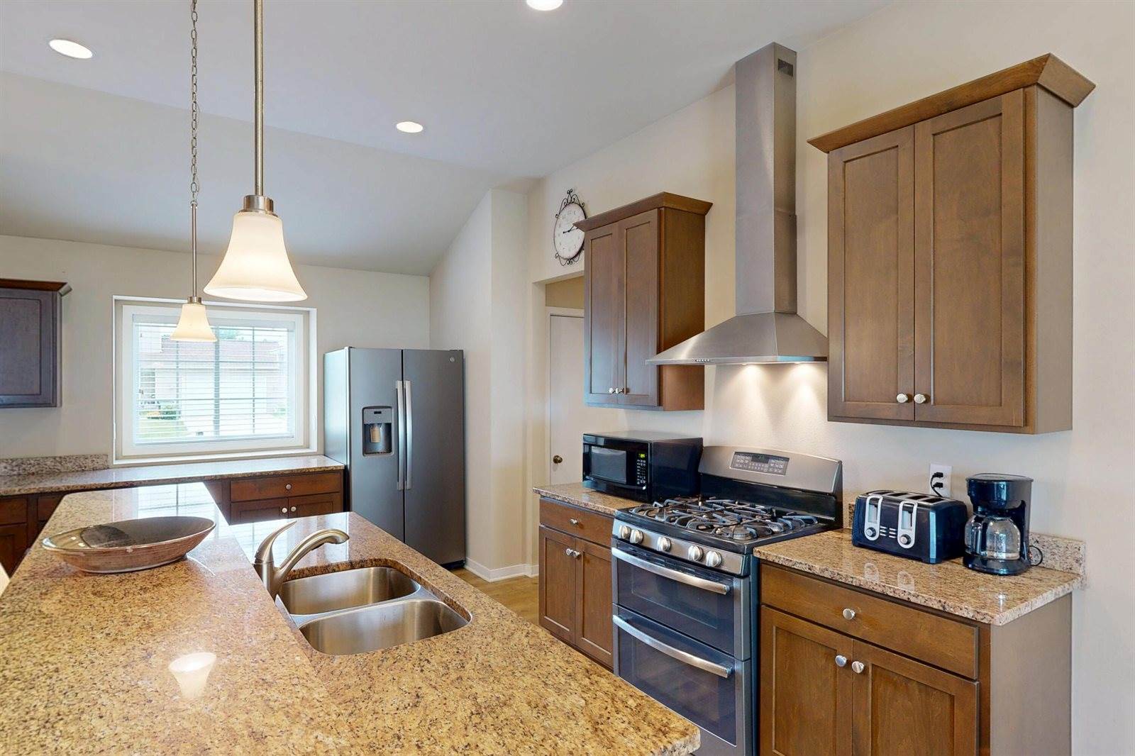 113 Michelle Dr, Johnson Creek, WI 53038