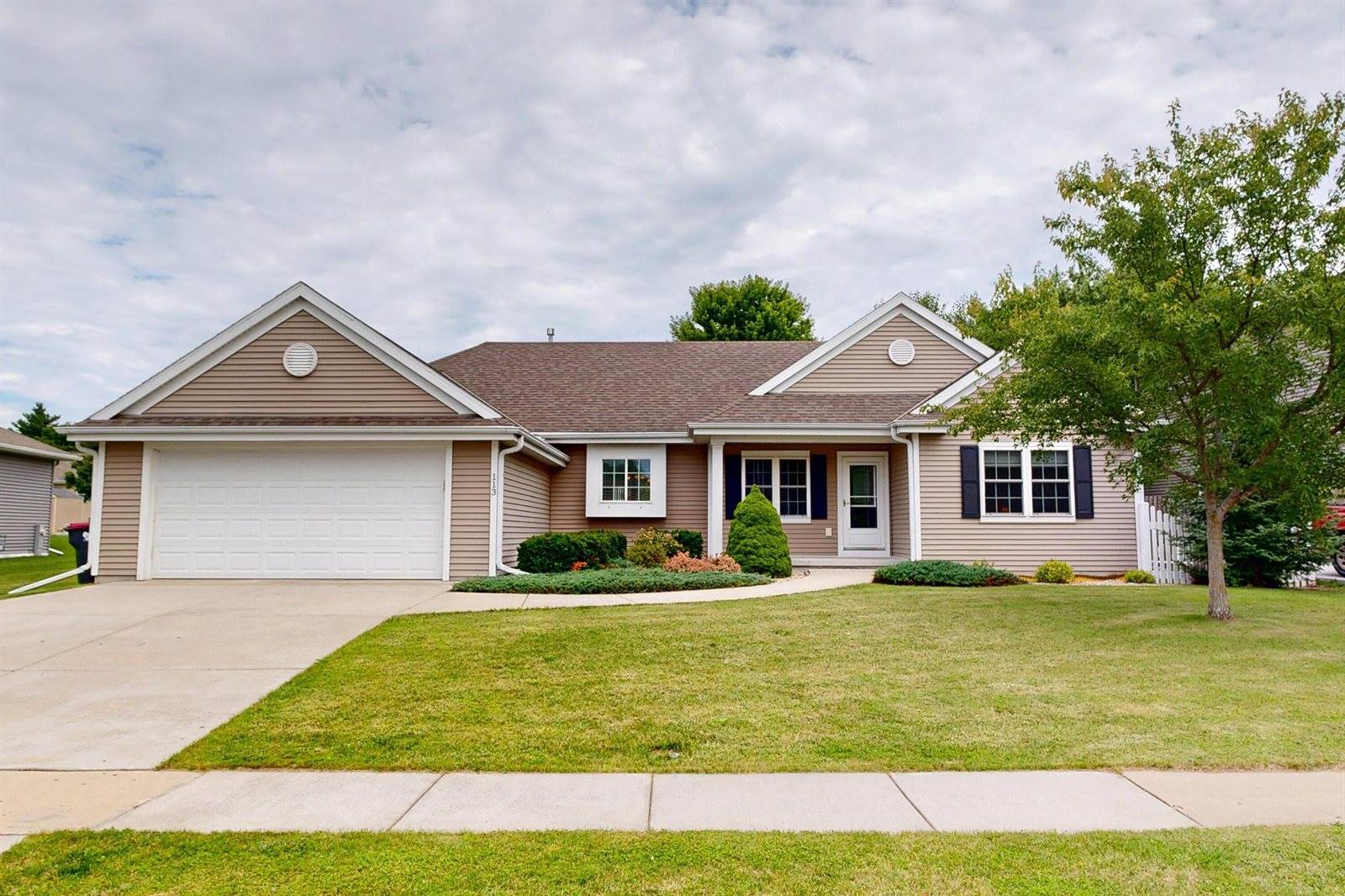 113 Michelle Dr, Johnson Creek, WI 53038
