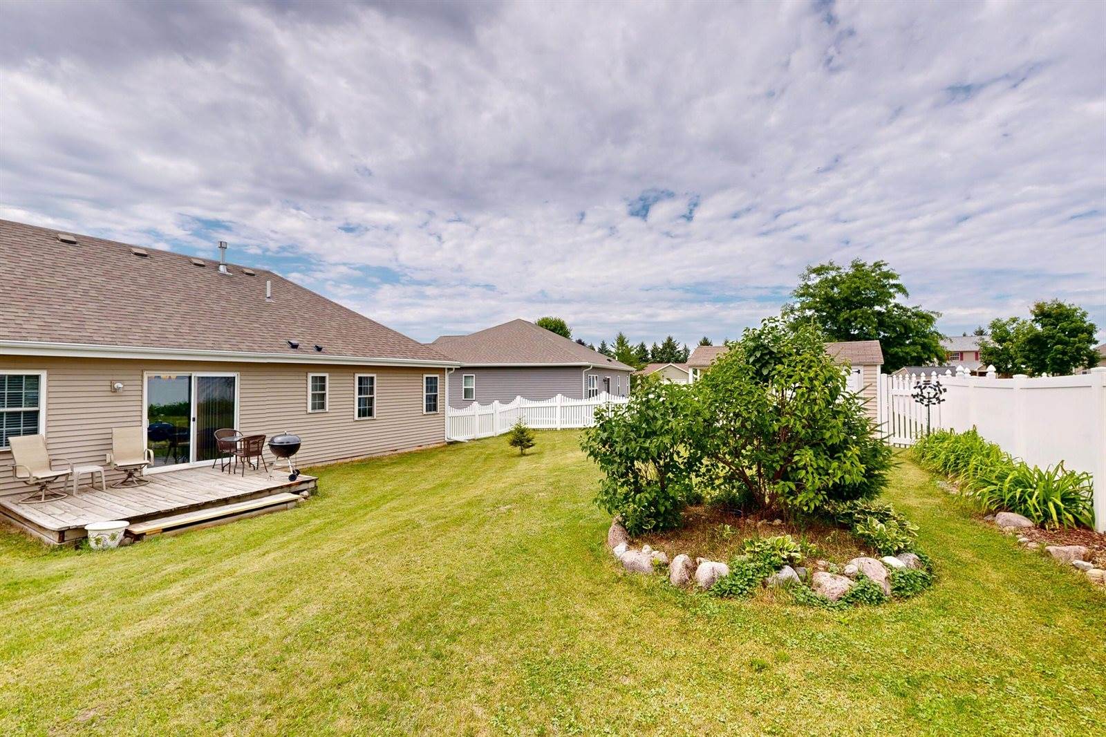 113 Michelle Dr, Johnson Creek, WI 53038