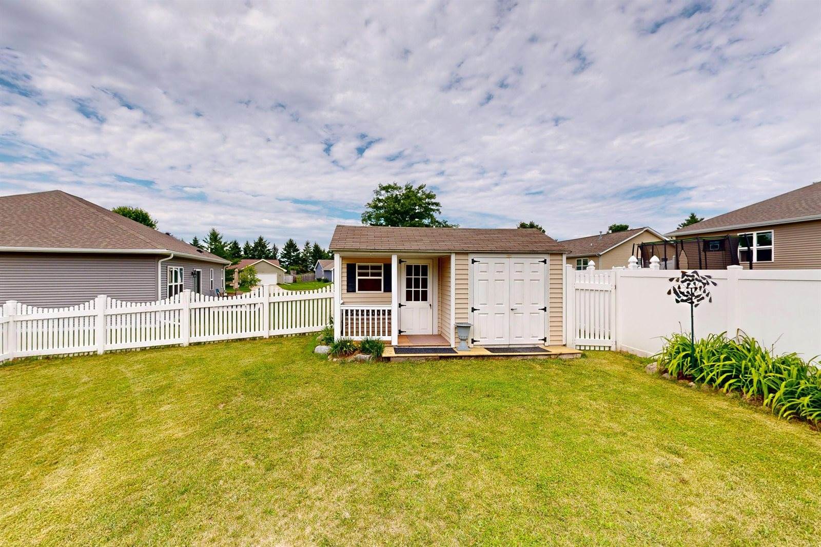 113 Michelle Dr, Johnson Creek, WI 53038