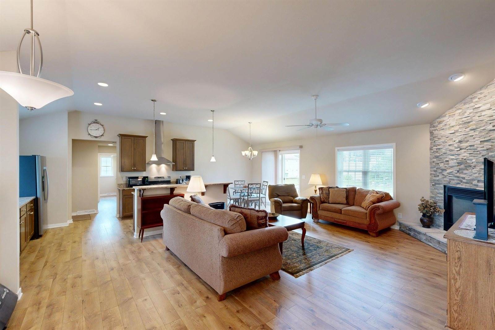 113 Michelle Dr, Johnson Creek, WI 53038