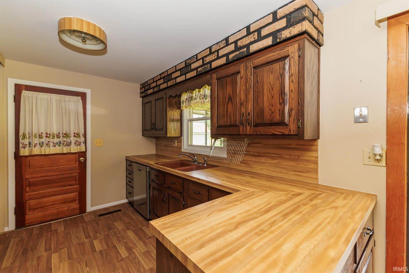 3904 S Maple Lane, Muncie, IN 47302