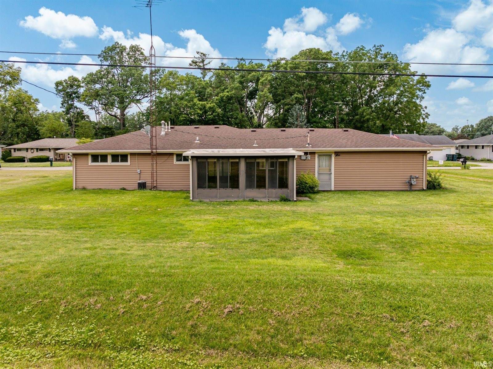 3904 S Maple Lane, Muncie, IN 47302