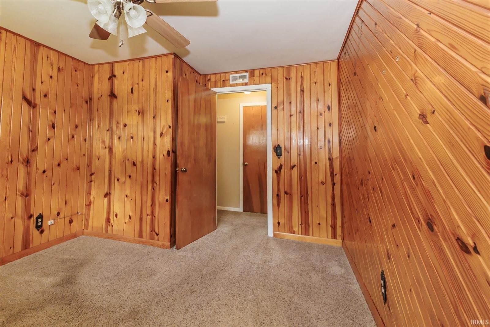 3904 S Maple Lane, Muncie, IN 47302