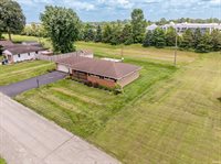 3904 S Maple Lane, Muncie, IN 47302