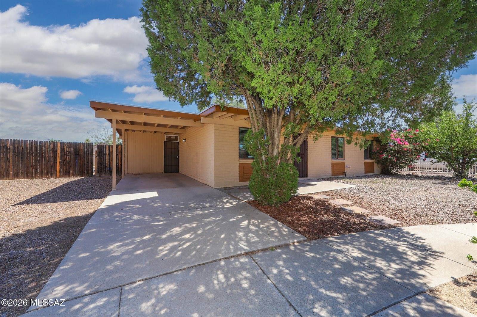 7821 East Joshua Place, Tucson, AZ 85730