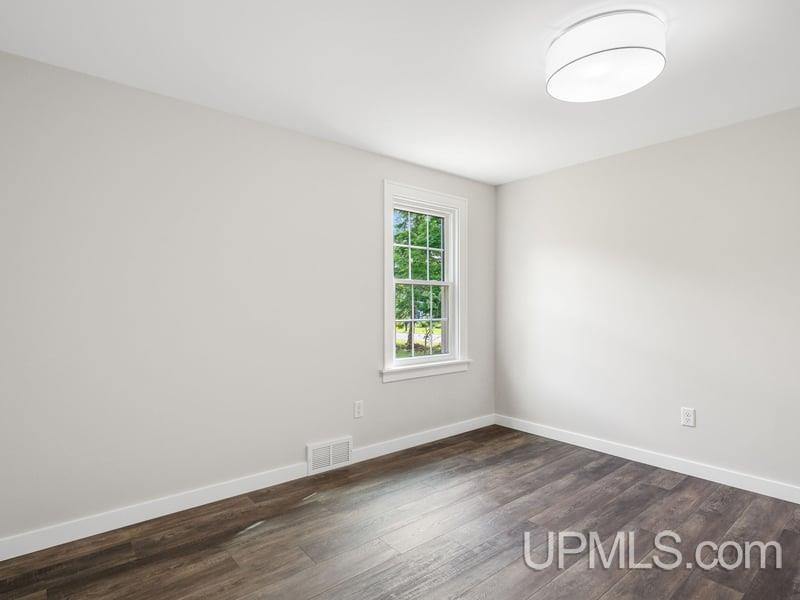 105 West Wright Place, Marquette, MI 49855