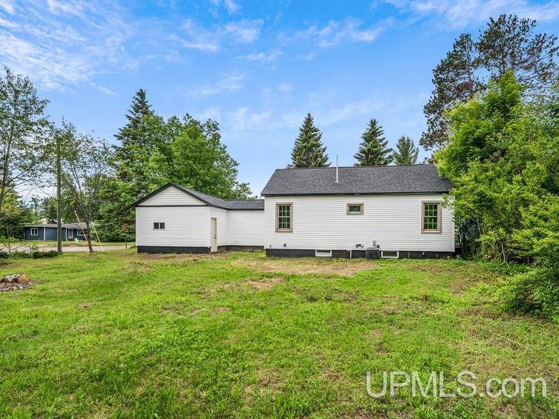 105 West Wright Place, Marquette, MI 49855