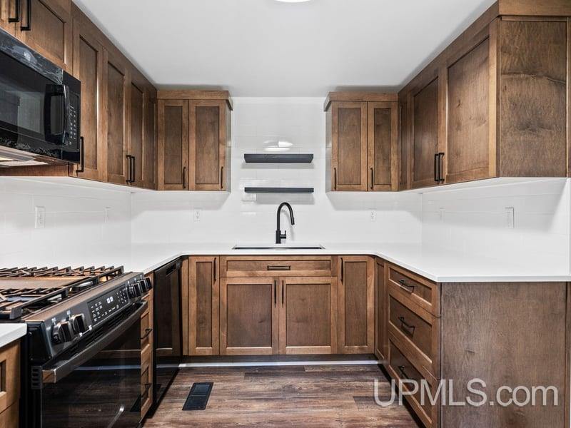 105 West Wright Place, Marquette, MI 49855