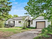 105 West Wright Place, Marquette, MI 49855