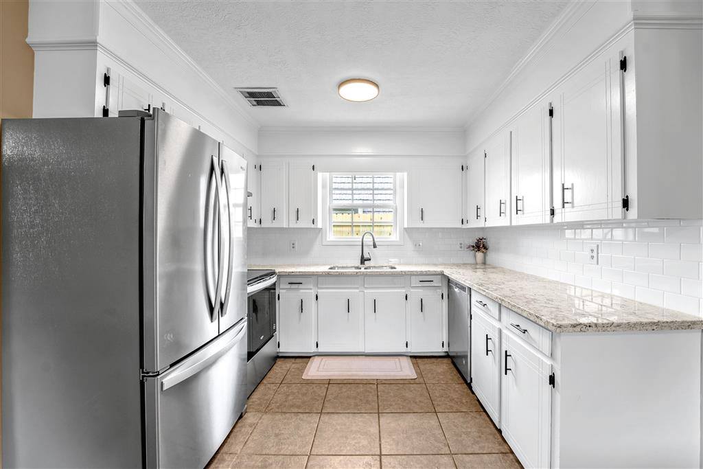 64 West Beech St Street, Sulphur, LA 70663