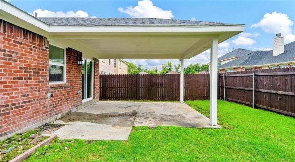 911 Hems Lane, Arlington, TX 76001