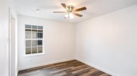 911 Hems Lane, Arlington, TX 76001