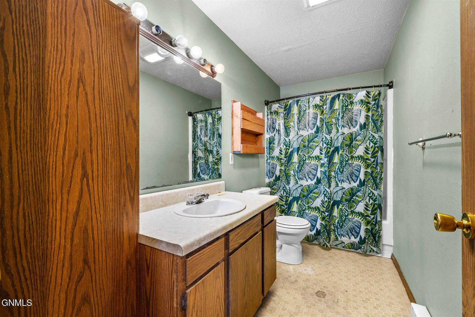 1717 28th Street West, Williston, ND 58801