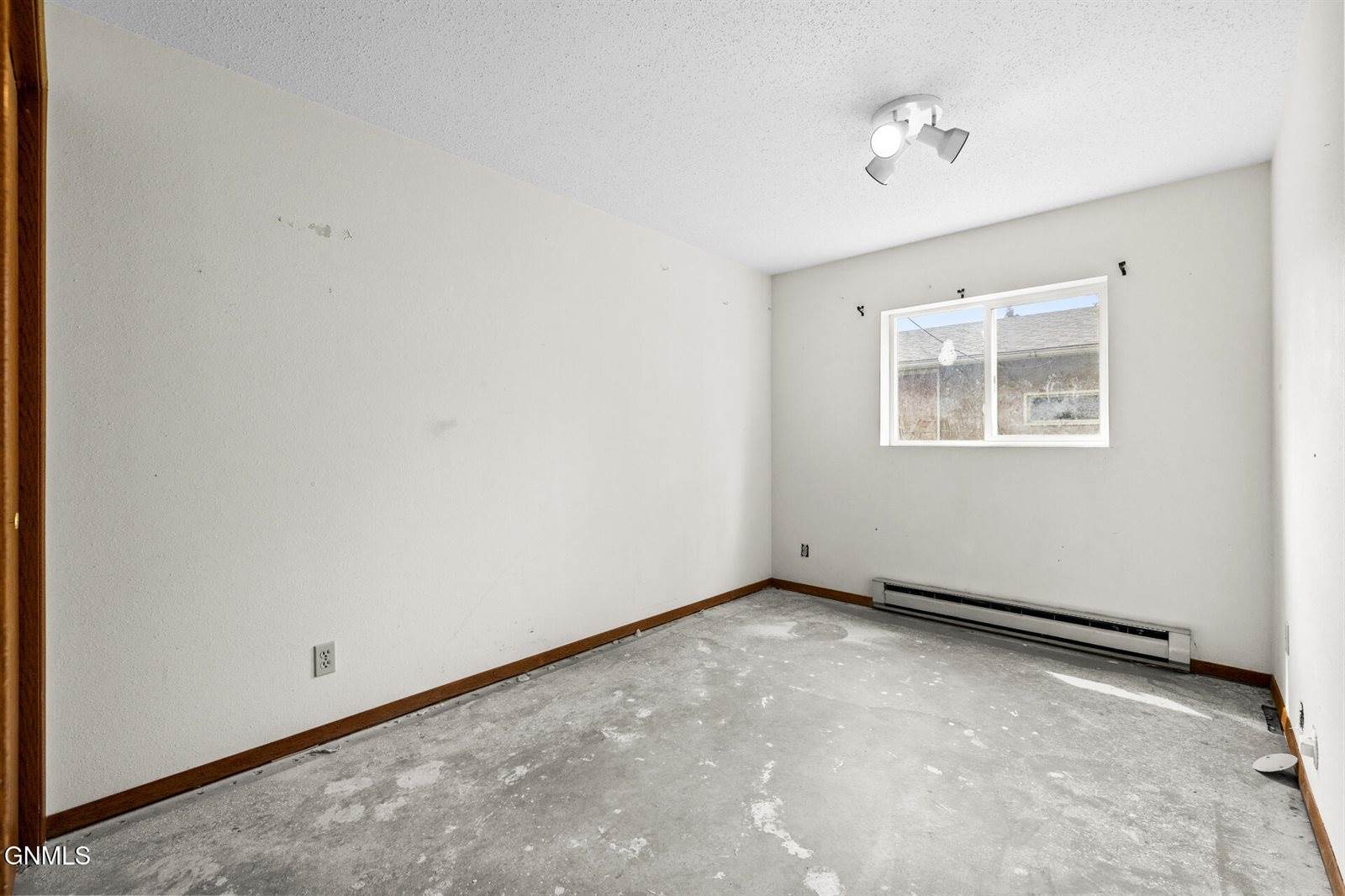 1717 28th Street West, Williston, ND 58801
