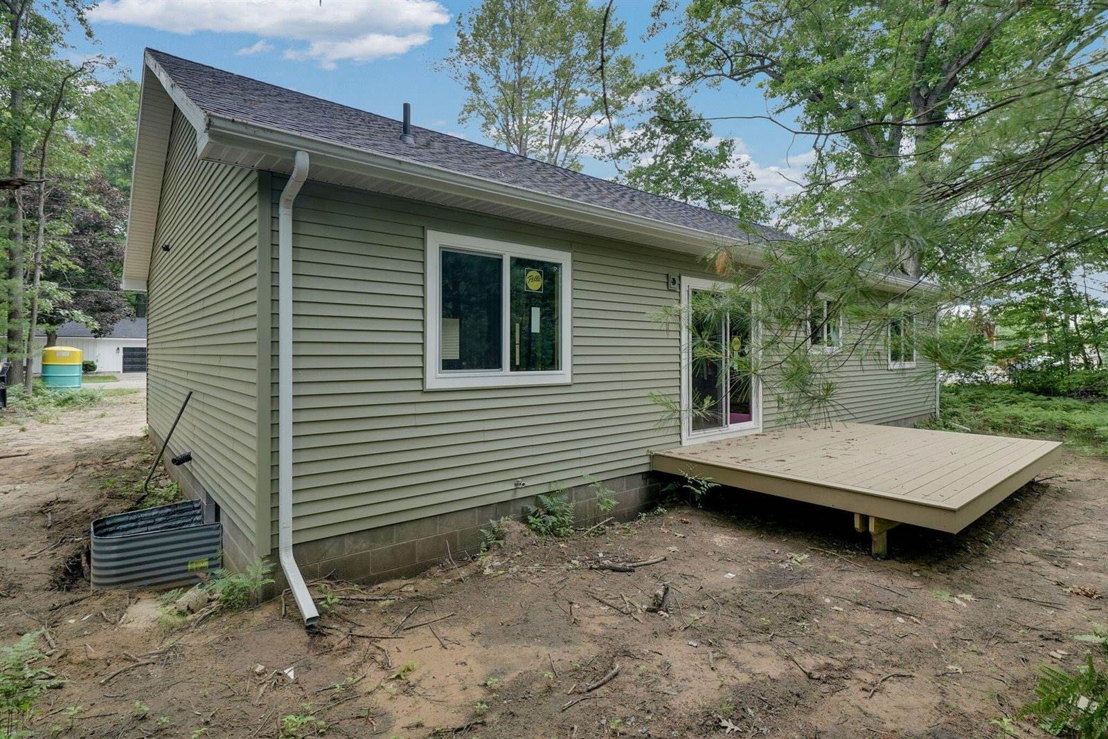 113 Mckee Street, Houghton Lake, MI 48629