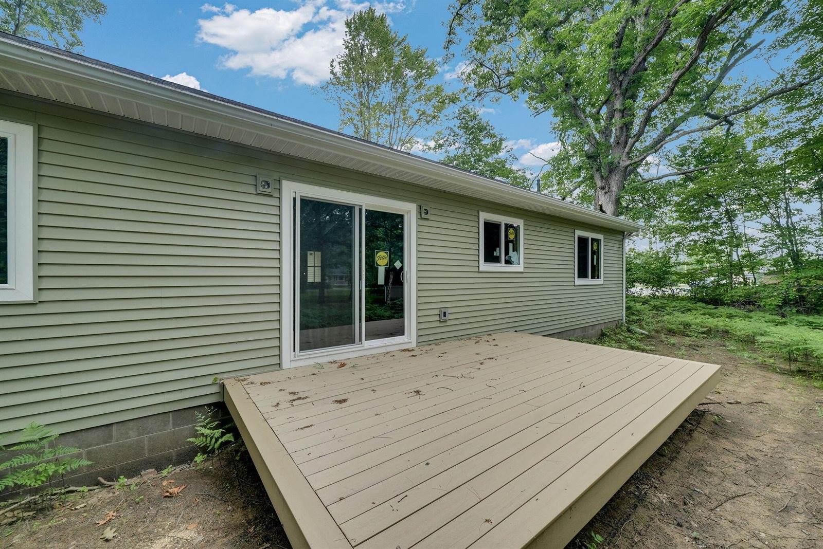 113 Mckee Street, Houghton Lake, MI 48629