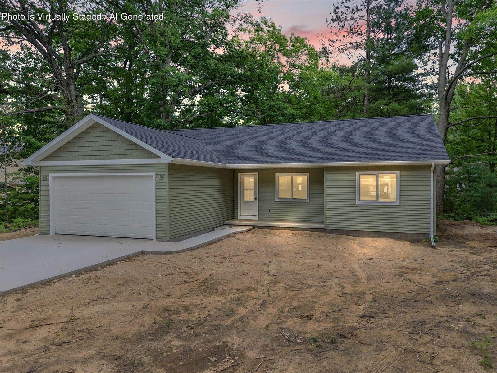 113 Mckee Street, Houghton Lake, MI 48629