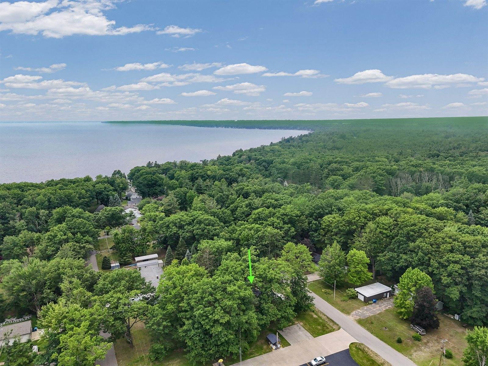 113 Mckee Street, Houghton Lake, MI 48629