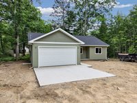 113 Mckee Street, Houghton Lake, MI 48629