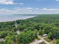 113 Mckee Street, Houghton Lake, MI 48629